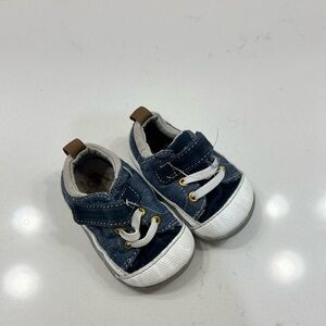 See Kai Run Stevie II denim infant first walker shoes (Size 3)